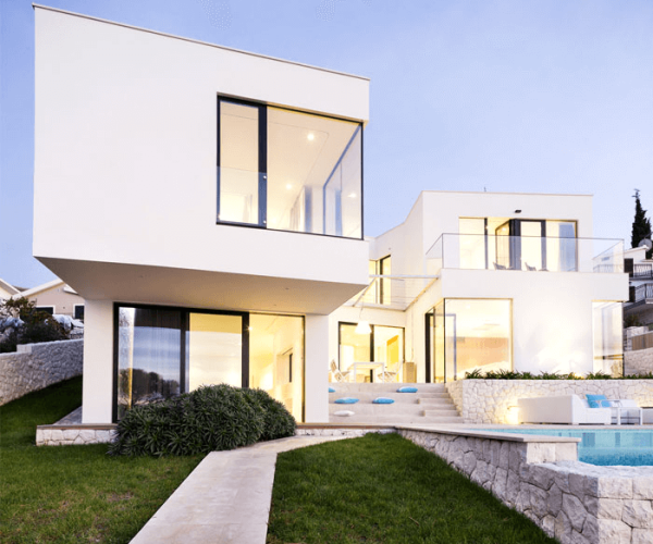 فيلا سكنية مطلة على البحر